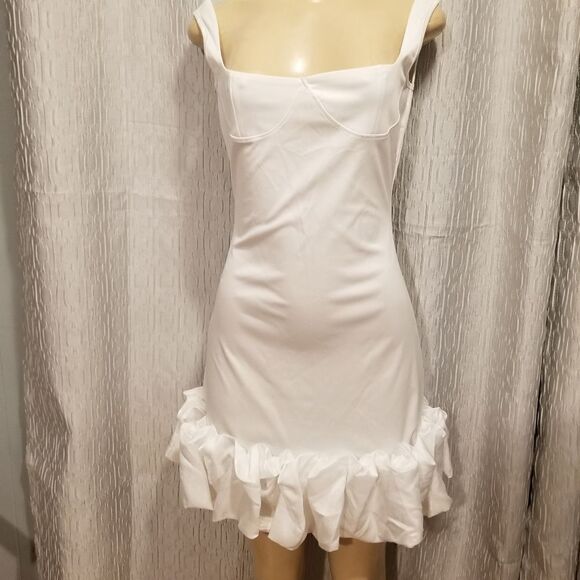 White Ruffle Hem Dress small nwot B-2 - Picture 3 of 16